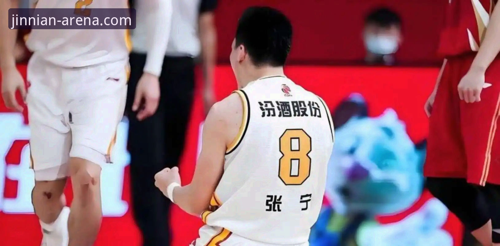 CBA季后赛最新战报：山西97-94险胜青岛，2-0横扫晋级八强挑战广厦